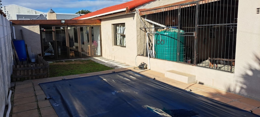 5 Bedroom Property for Sale in Parow Valley Western Cape